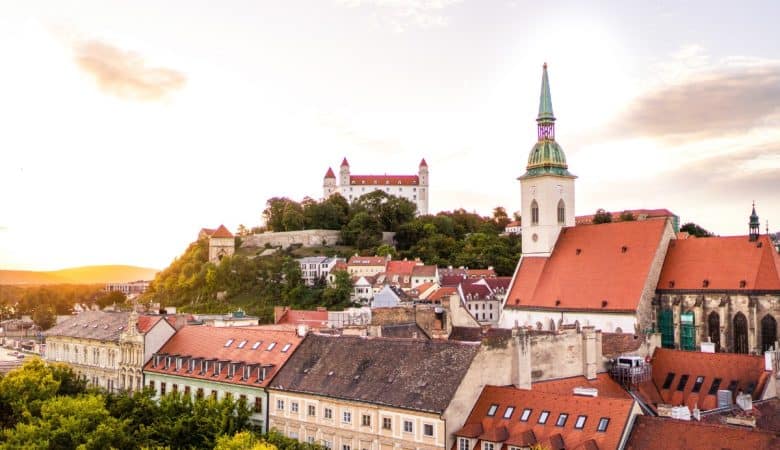 bratislava au coucher du soleil
