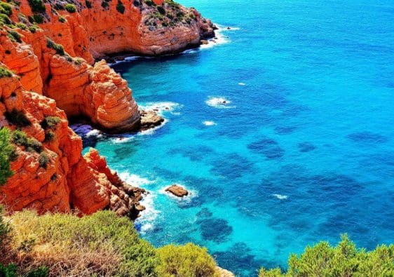 Les calanques de Piana en bateau : découvrez un spectacle naturel saisissant en Corse