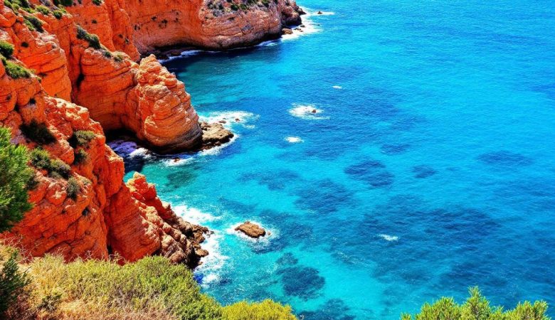 Les calanques de Piana en bateau : découvrez un spectacle naturel saisissant en Corse