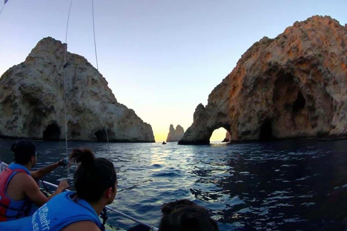 Les calanques de Piana en bateau : découvrez un spectacle naturel saisissant en Corse
